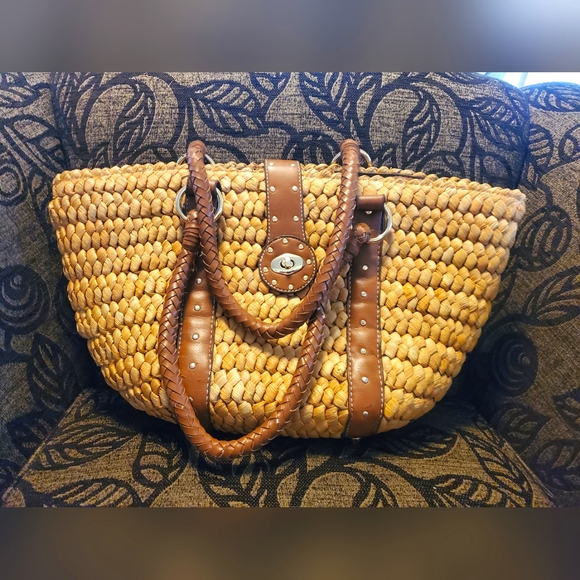 Chadwicks Handbags - Chadwick's Straw/Wicker and Leather Tote/Purse w/gold metal clasp/inside zip poc